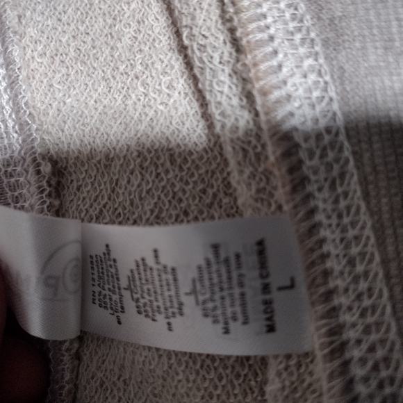 Set of 2 off Shoulder Sweatshirts/ SZ L/ New No tags - Picture 12 of 14